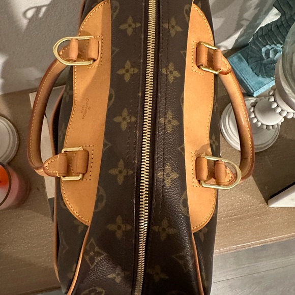 Authentic LV Deauville Handbag Monogram Canvas - Picture 11 of 14